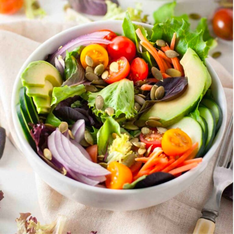 The-Best-Easy-Vegan-Salad-The-Live-In-Kitchen-Featured