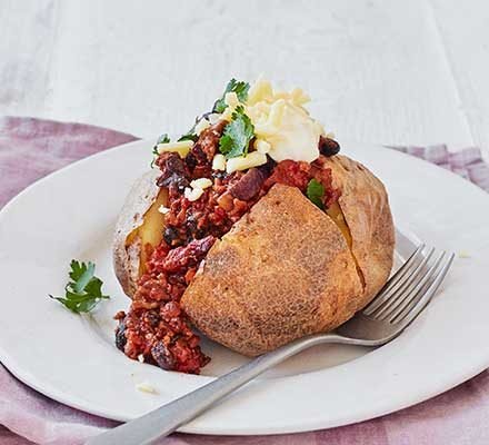 baked-chilli-jacket-potatoes-a88282c