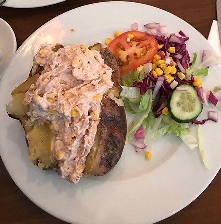 jacket-potato-with-tuna